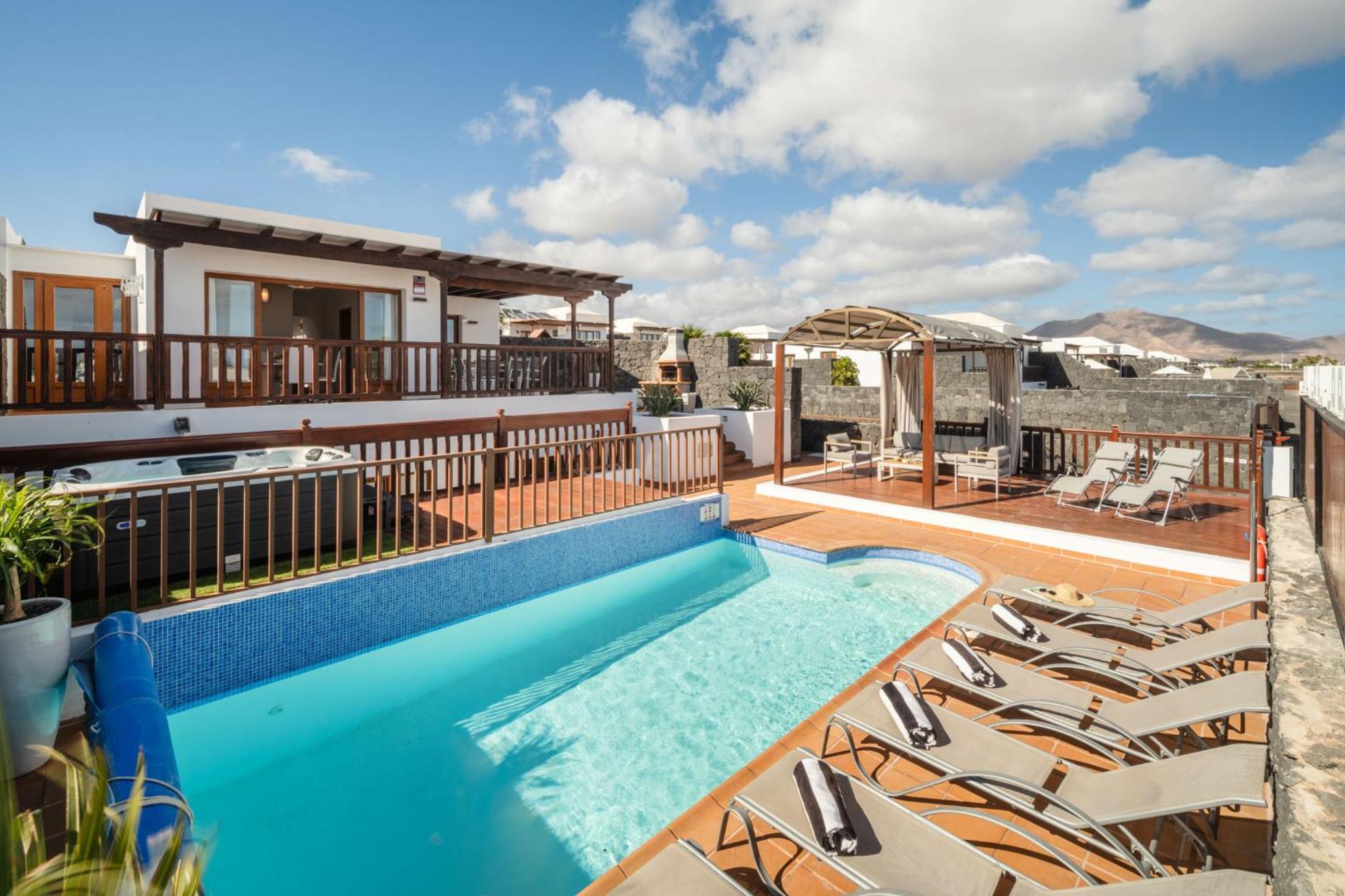 Villa 61 Playablanca Lanzarote Pool Spa Playa Blanca  Exterior photo